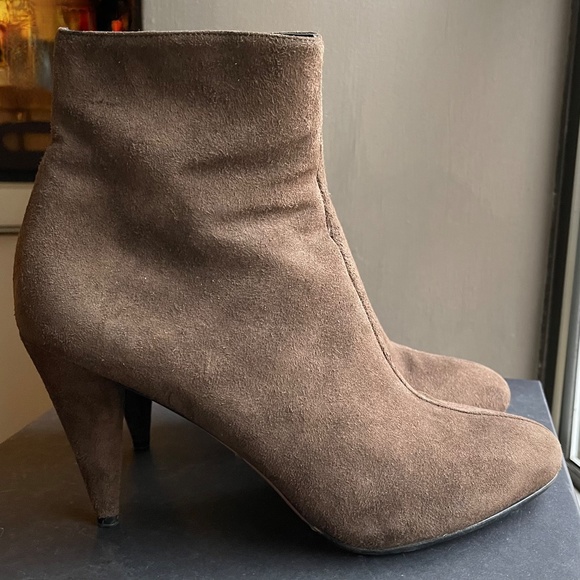 Prada Chocolate Brown Ankle Boots size 39 new heels soles in pristine condition - Picture 5 of 14